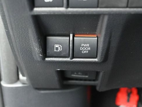Certified 2026 Toyota Sienna LE FWD image 15