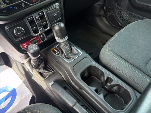 Used 2024 Jeep Wrangler Unlimited Willys 4xe AWD/4WD image 19