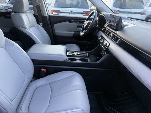 Used 2025 Honda Pilot Touring image 34