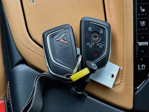 Used 2024 Chevrolet Corvette Stingray Preferred Cpe w/ Stealth Interior Trim Package RWD image 23