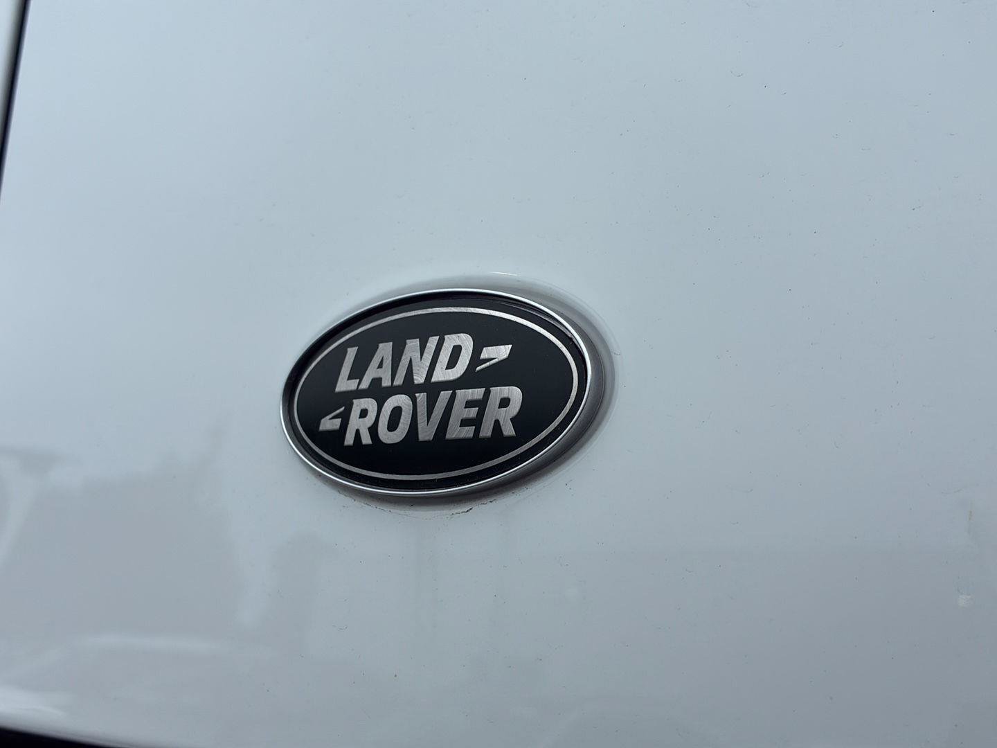 Used 2024 Land Rover Defender 110 X-Dynamic SE AWD/4WD image 38