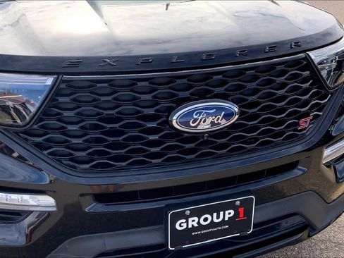 Certified 2020 Ford Explorer ST w/ Premium Technology Package image 29