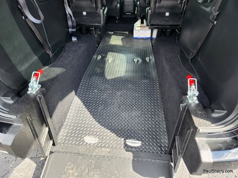 Used 2026 Chrysler Pacifica Select image 34