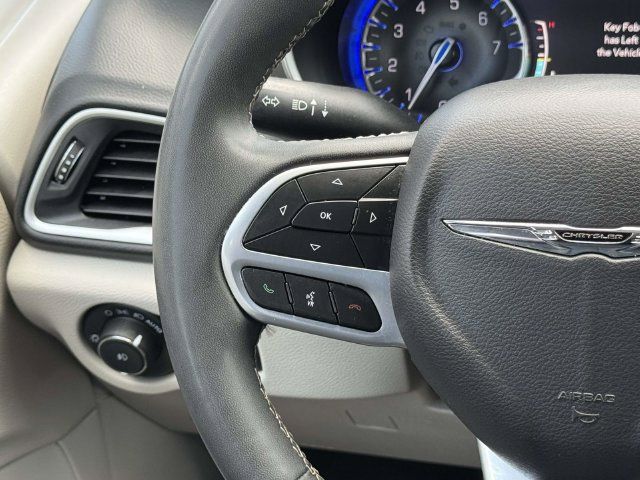 Used 2023 Chrysler Pacifica Touring-L FWD image 24