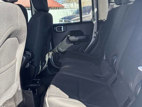 Used 2020 Jeep Gladiator Sport w/ Quick Order Package 24S image 17