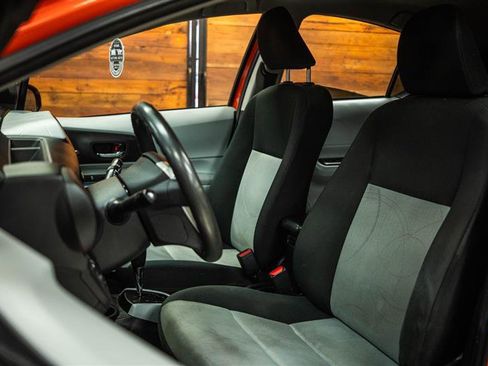 Used 2012 Toyota Prius C Two image 9