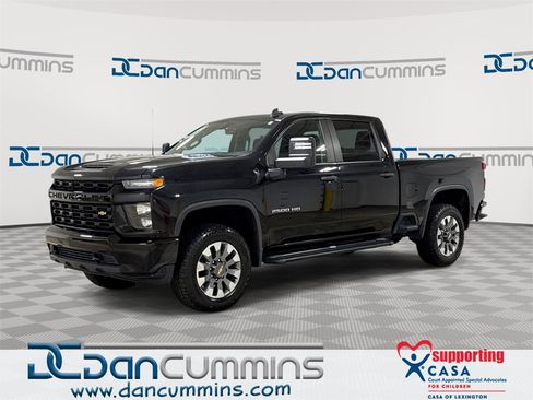 Used 2022 Chevrolet Silverado 2500 Custom w/ Custom Value Package image 1