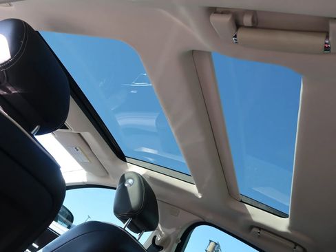 Used 2019 Jaguar XJ R-Sport image 41