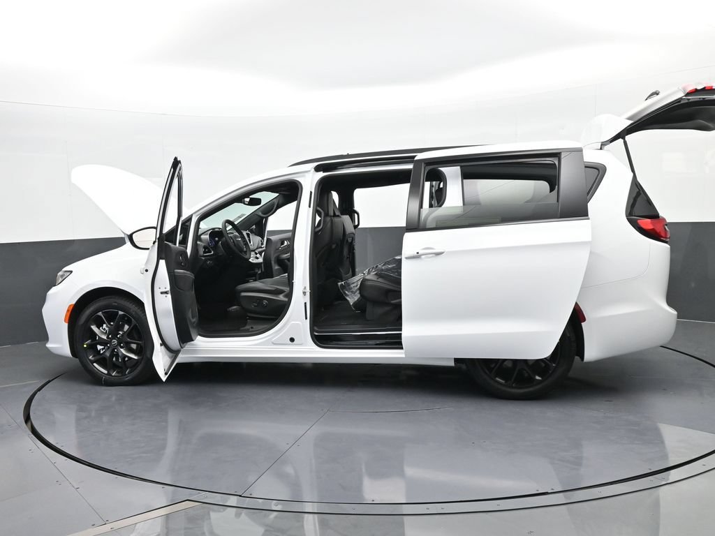 New 2026 Chrysler Pacifica Select w/ S Appearance Package FWD image 72