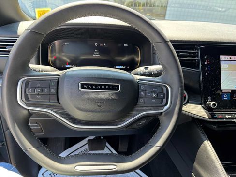 Used 2024 Jeep Wagoneer L Series II w/ Flexible Seating Group AWD/4WD image 25