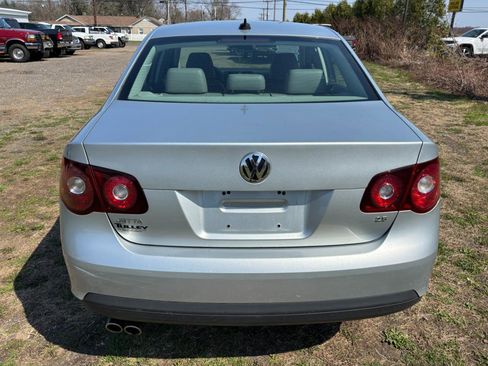 Used 2009 Volkswagen Jetta SE image 6
