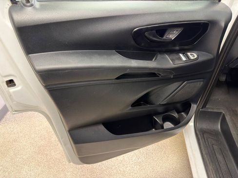 Used 2020 Mercedes-Benz Metris image 14