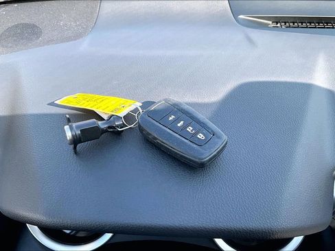 Used 2023 Toyota Camry XLE w/ Cold Weather Package FWD image 12