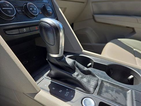 Used 2019 Volkswagen Atlas SE w/ Towing Package image 11