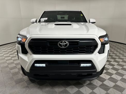 Used 2025 Toyota Tacoma TRD Sport image 5