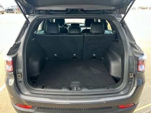 Used 2024 Jeep Compass Latitude image 6