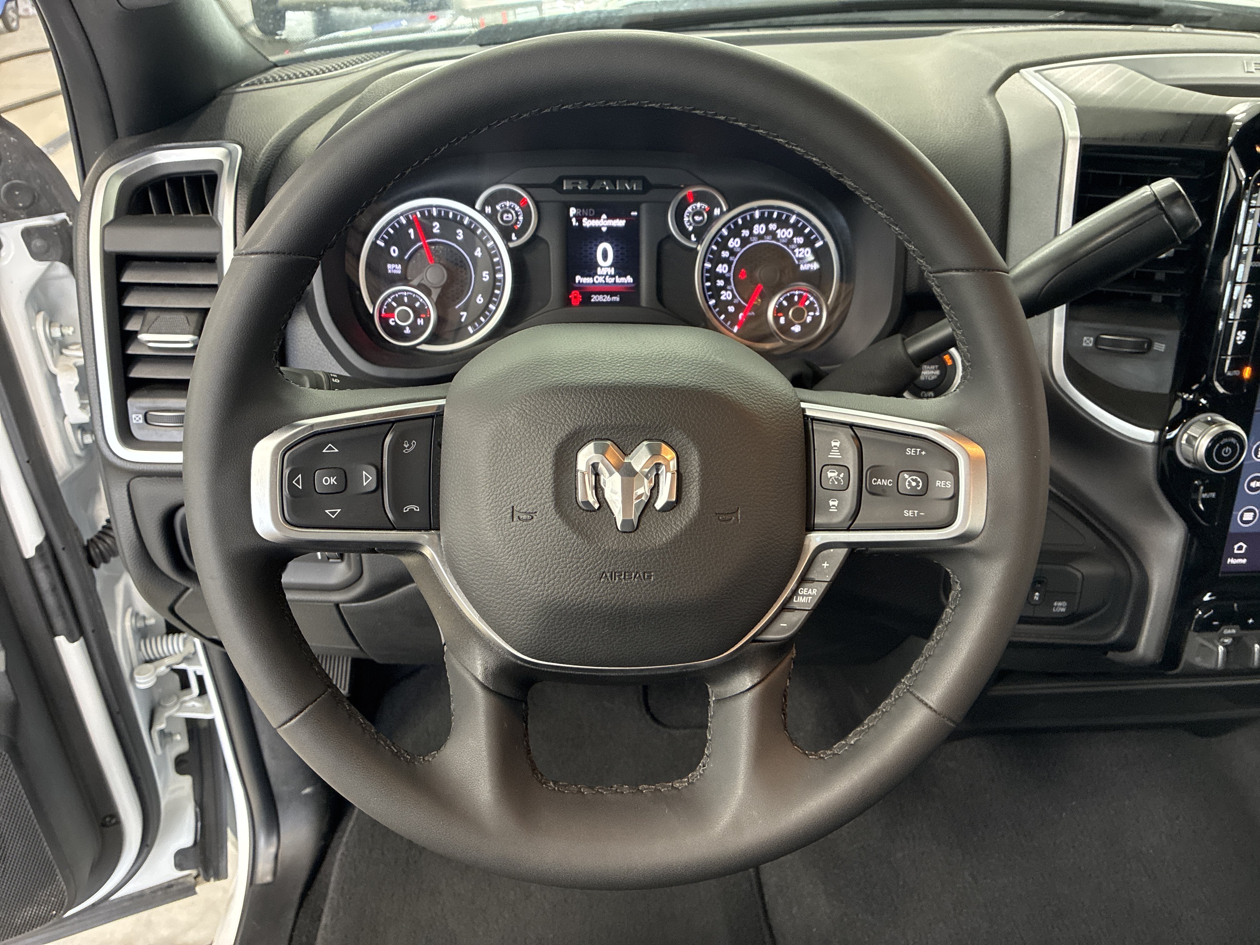 Certified 2025 RAM 2500 Big Horn AWD/4WD image 24