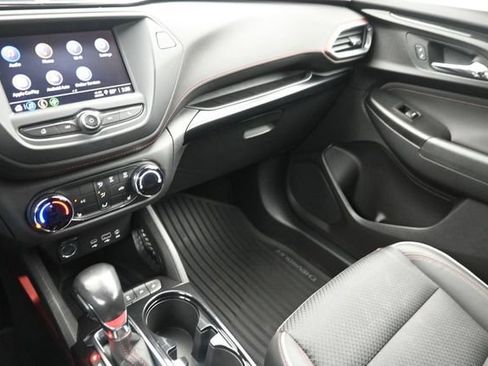 Used 2022 Chevrolet TrailBlazer RS FWD image 27