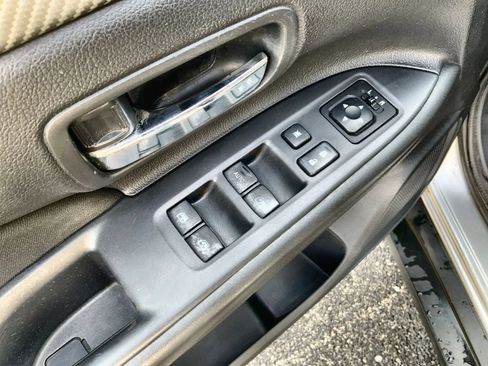 Used 2018 Mitsubishi Outlander ES FWD image 15