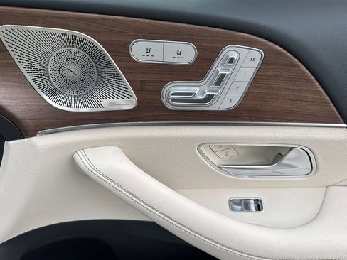 New 2026 Mercedes-Benz GLS 450 4MATIC image 33