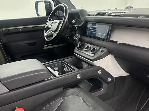 Used 2022 Land Rover Defender 90 X-Dynamic SE AWD/4WD image 36