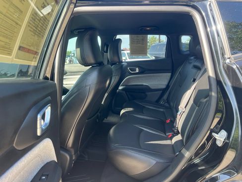 Used 2023 Jeep Compass Latitude AWD/4WD image 35