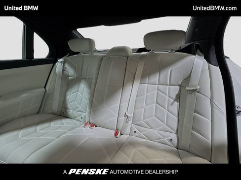 Used 2024 BMW 760i xDrive AWD/4WD image 13