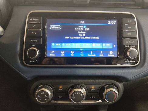 Used 2025 Nissan Versa SV FWD image 25