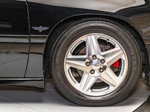 Used 2004 Chevrolet Impala SS image 16