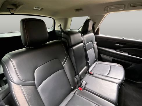 Used 2023 Nissan Pathfinder SL FWD image 19
