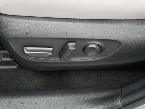 Used 2022 Toyota RAV4 XLE w/ Convenience Package image 20