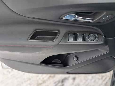 Used 2023 Chevrolet Equinox RS image 27