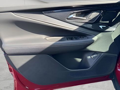 New 2025 Chevrolet Blazer EV LT image 32