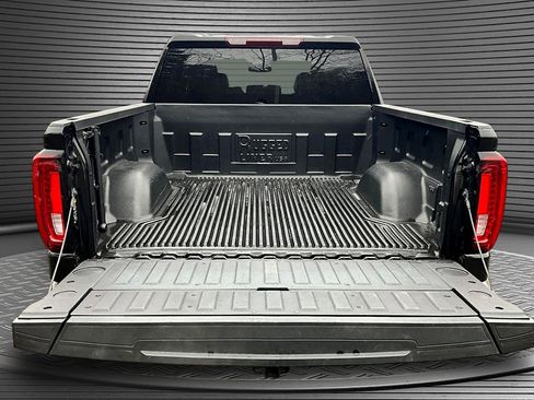 Used 2025 GMC Sierra 1500 SLT image 7