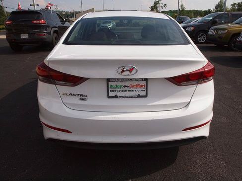 Used 2018 Hyundai Elantra SE FWD image 2