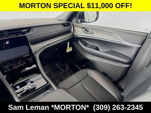 New 2025 Jeep Grand Cherokee Limited image 24