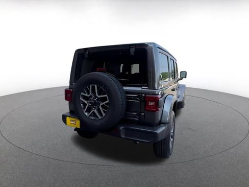 Used 2025 Jeep Wrangler Unlimited Sahara AWD/4WD image 15