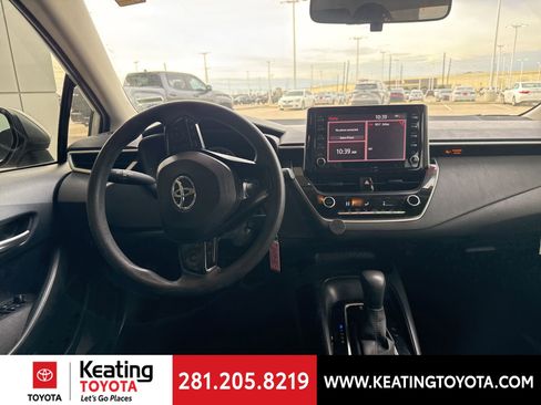 Used 2020 Toyota Corolla LE image 10