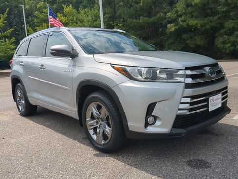 Used 2018 Toyota Highlander Limited Platinum AWD/4WD image 1