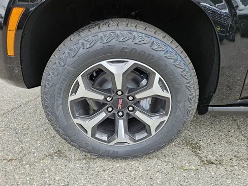New 2026 GMC Yukon AT4 Ultimate AWD/4WD image 9