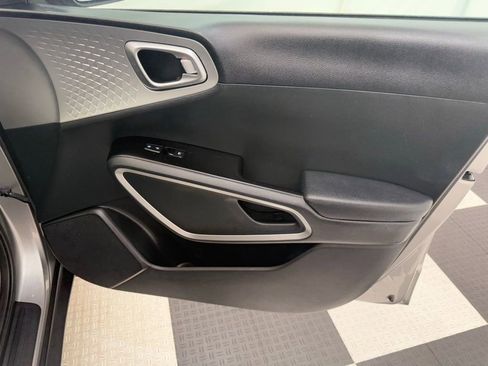 Used 2023 Kia Soul LX w/ Option Group 015 image 18