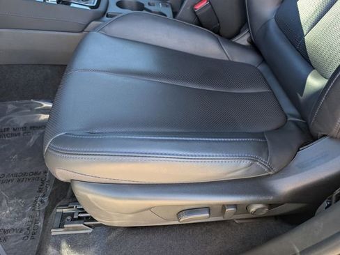 Used 2025 Subaru Forester Limited image 12