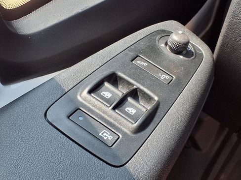 Used 2025 RAM ProMaster 2500 w/ Convenience Group image 10