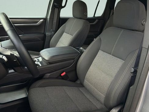 Used 2025 GMC Acadia Elevation FWD image 31