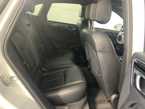Used 2020 Porsche Macan AWD/4WD image 38