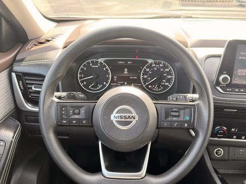 Used 2021 Nissan Rogue SV image 14