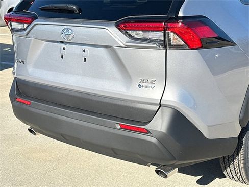 New 2025 Toyota RAV4 XLE image 5
