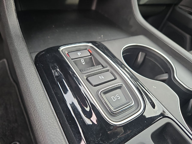 Used 2025 Honda Pilot Sport image 13