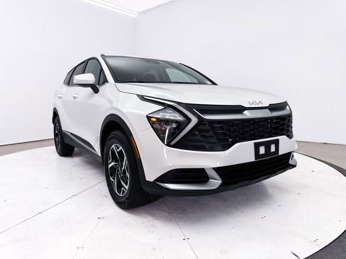 Used 2023 Kia Sportage LX AWD/4WD image 11