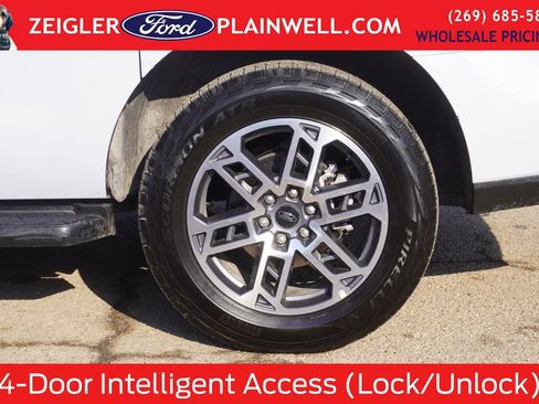 Used 2025 Ford Expedition Max Active image 9